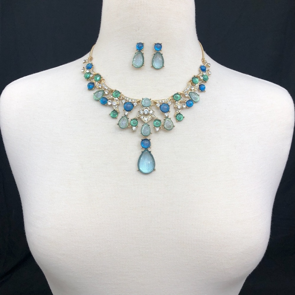 Fancy Blue Tones Large Rhinestone Bib Necklace Earrings Set - Picture 3 of 3